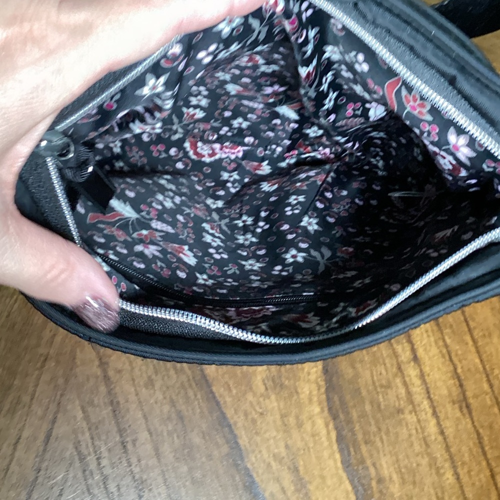 Vera Bradley Black Quilted Crossbody Bag - Picture 4 of 6